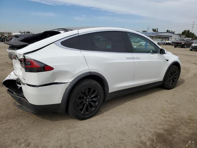 5YJXCAE25JF101432 - 2018 TESLA MODEL X WHITE photo 3