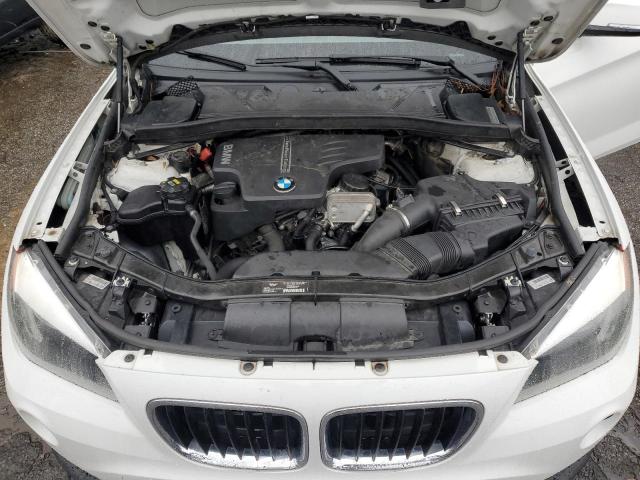 WBAVM1C5XFV315713 - 2015 BMW X1 SDRIVE28I WHITE photo 11