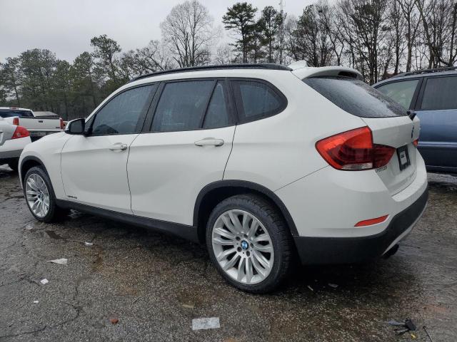 WBAVM1C5XFV315713 - 2015 BMW X1 SDRIVE28I WHITE photo 2