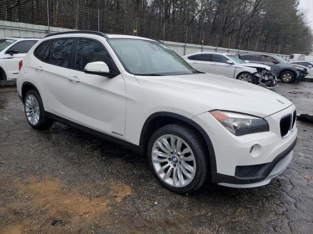 WBAVM1C5XFV315713 - 2015 BMW X1 SDRIVE28I WHITE photo 4