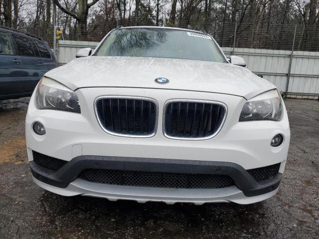 WBAVM1C5XFV315713 - 2015 BMW X1 SDRIVE28I WHITE photo 5