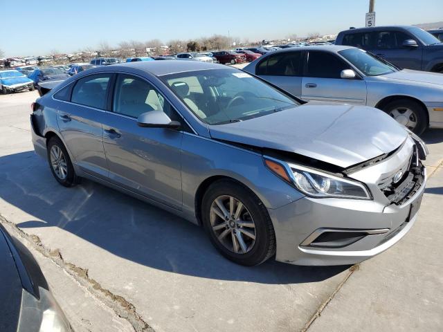 5NPE24AF8HH479096 - 2017 HYUNDAI SONATA SE SILVER photo 4