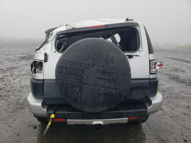 JTEBU11F670094364 - 2007 TOYOTA FJ CRUISER SILVER photo 6