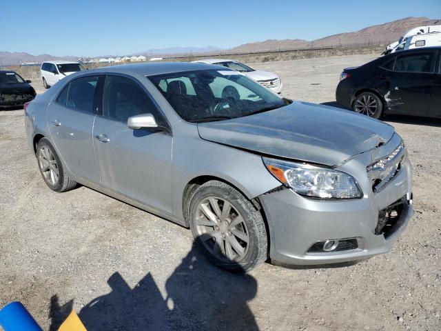 1G11H5SAXDF252561 - 2013 CHEVROLET MALIBU LTZ ვერცხლისფერი ფოტო 4