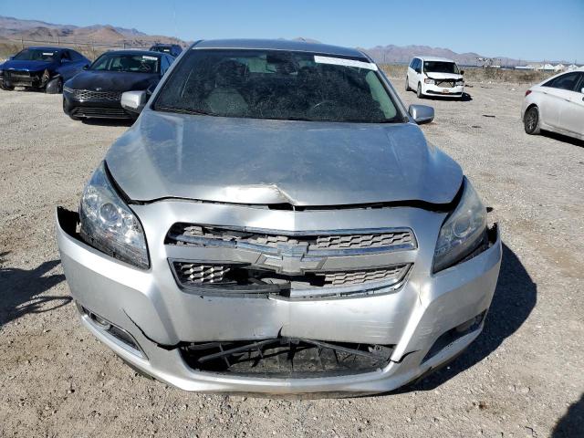 1G11H5SAXDF252561 - 2013 CHEVROLET MALIBU LTZ ვერცხლისფერი ფოტო 5