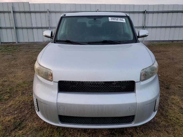 JTLKE50E081052855 - 2008 TOYOTA SCION XB SILVER photo 5