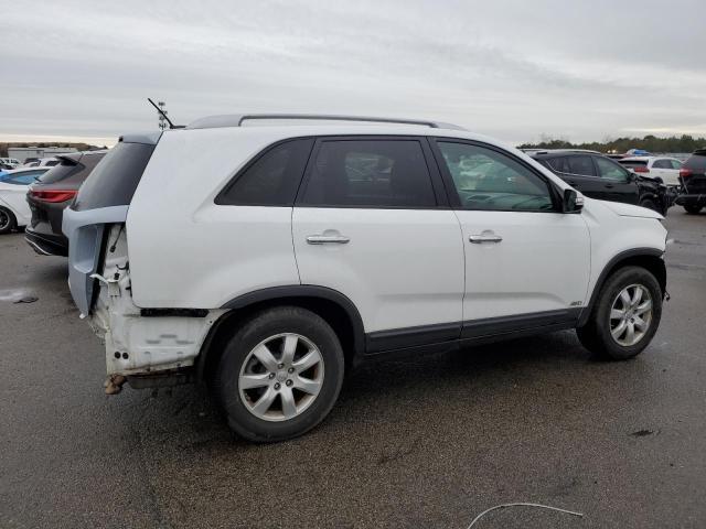 5XYKTDA60DG358483 - 2013 KIA SORENTO LX WHITE photo 3