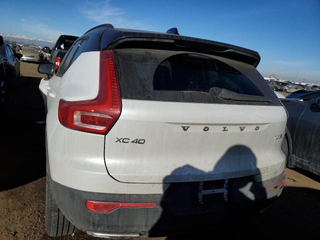 YV4162UM7L2284504 - 2020 VOLVO XC40 T5 R-DESIGN WHITE photo 6