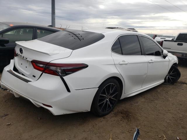 4T1S11AK3PU750342 - 2023 TOYOTA CAMRY SE NIGHT SHADE WHITE photo 3