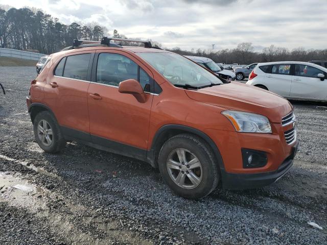 KL7CJRSB7FB064835 - 2015 CHEVROLET TRAX 1LT ORANGE photo 4