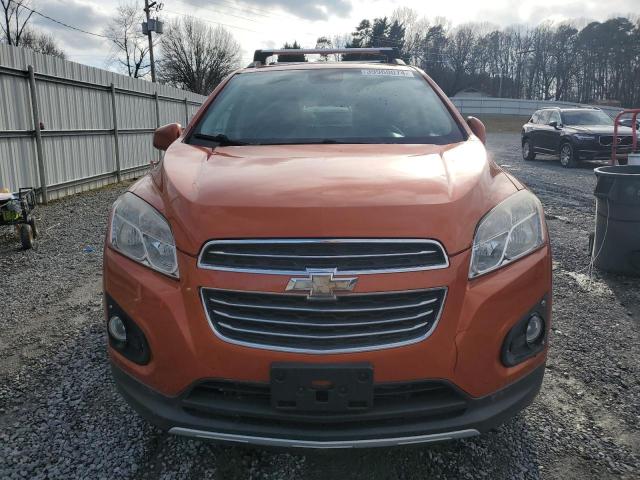 KL7CJRSB7FB064835 - 2015 CHEVROLET TRAX 1LT ORANGE photo 5