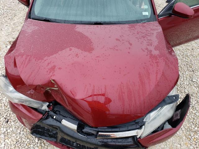 4T1BF1FKXFU984390 - 2015 TOYOTA CAMRY LE RED photo 11