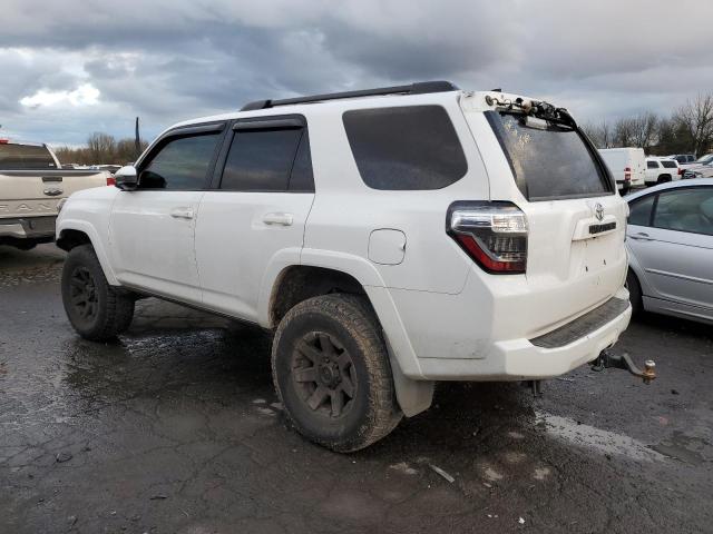 JTEZU5JR5G5136994 - 2016 TOYOTA 4RUNNER SR5 WHITE photo 2