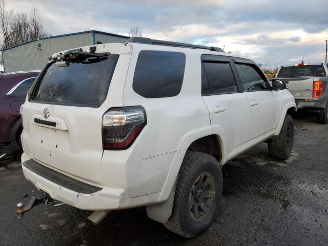 JTEZU5JR5G5136994 - 2016 TOYOTA 4RUNNER SR5 WHITE photo 3