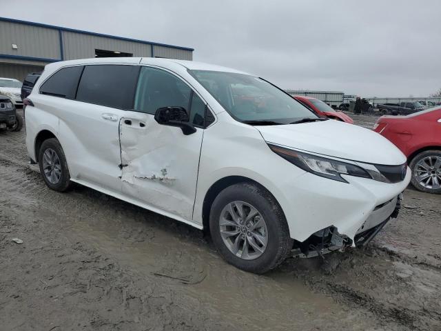 5TDKRKEC3NS122188 - 2022 TOYOTA SIENNA LE WHITE photo 4