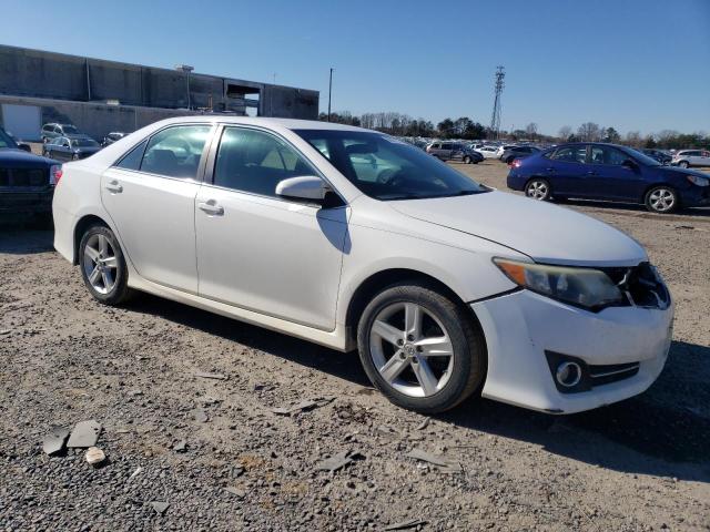 4T1BF1FK3EU403424 - 2014 TOYOTA CAMRY L WHITE photo 4