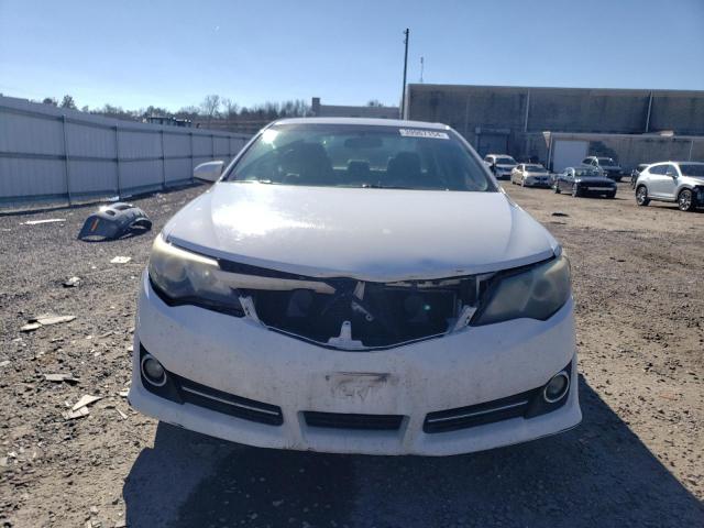 4T1BF1FK3EU403424 - 2014 TOYOTA CAMRY L WHITE photo 5