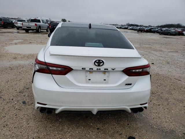 4T1K61AKXMU581210 - 2021 TOYOTA CAMRY XSE WHITE photo 6