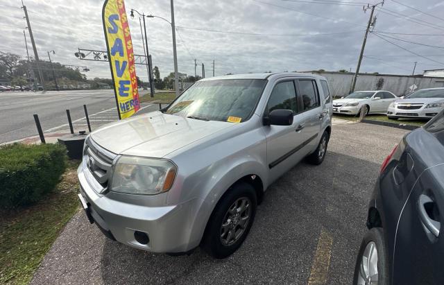 5FNYF3H26BB035249 - 2011 HONDA PILOT LX SILVER photo 2