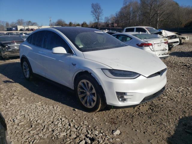 5YJXCBE22JF114273 - 2018 TESLA MODEL X WHITE photo 4