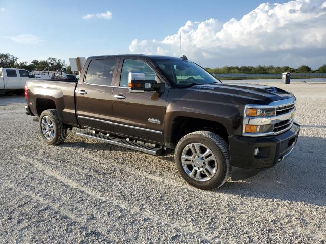 1GC1KXEY2JF229932 - 2018 CHEVROLET SILVERADO BROWN photo 4