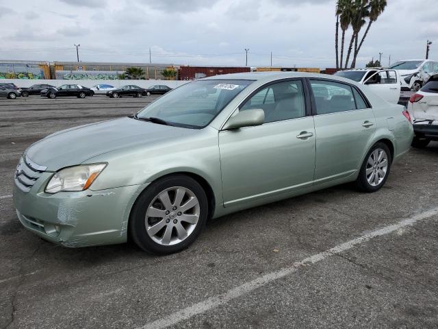 2005 TOYOTA AVALON XL, 