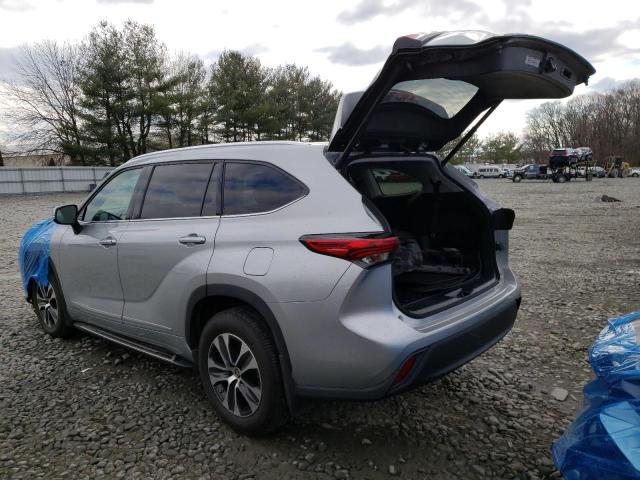 5TDGZRBH7MS066270 - 2021 TOYOTA HIGHLANDER XLE SILVER photo 2