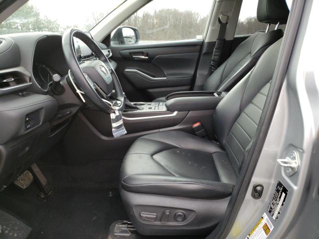 5TDGZRBH7MS066270 - 2021 TOYOTA HIGHLANDER XLE SILVER photo 7