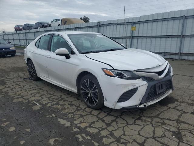 4T1B11HKXKU789248 - 2019 TOYOTA CAMRY L WHITE photo 4