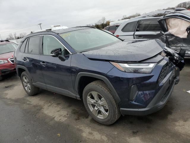 2T3P1RFV9RW423297 - 2024 TOYOTA RAV4 XLE BLUE photo 4