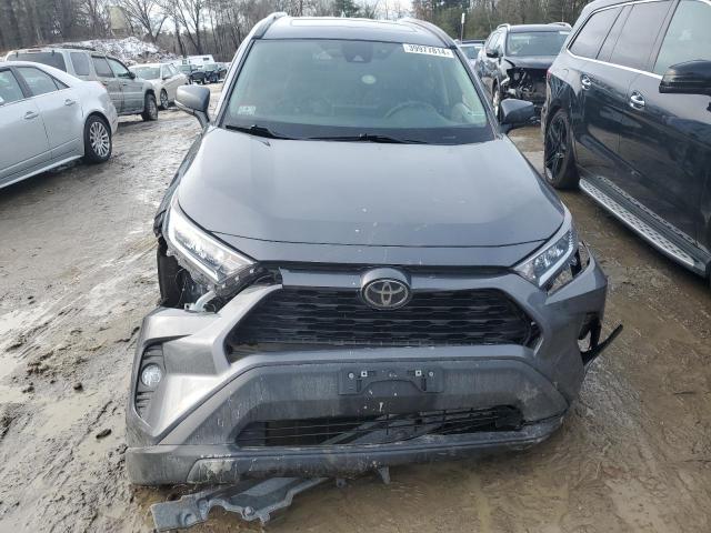 2T3P1RFV4MC186048 - 2021 TOYOTA RAV4 XLE CHARCOAL photo 5