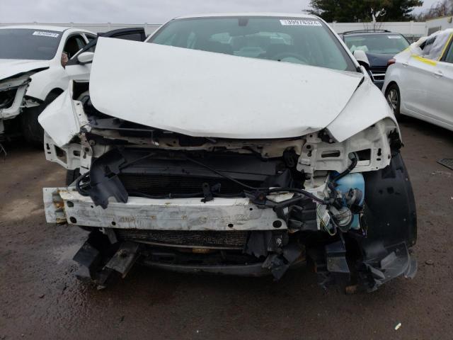 1G1ZH57B894107798 - 2009 CHEVROLET MALIBU 1LT WHITE photo 5