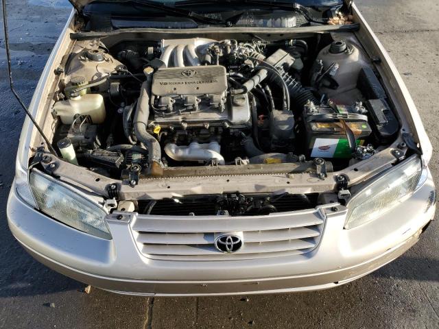 JT2BF28K8W0123412 - 1998 TOYOTA CAMRY LE GOLD photo 11