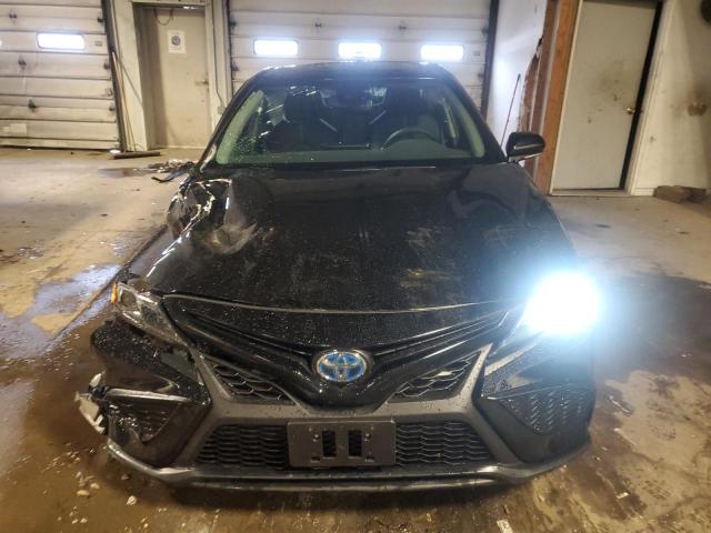 4T1S31AK8RU060227 - 2024 TOYOTA CAMRY SE NIGHT SHADE BLACK photo 5