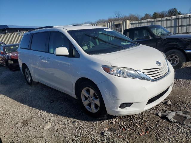 5TDKK3DC1GS699607 - 2016 TOYOTA SIENNA LE WHITE photo 4