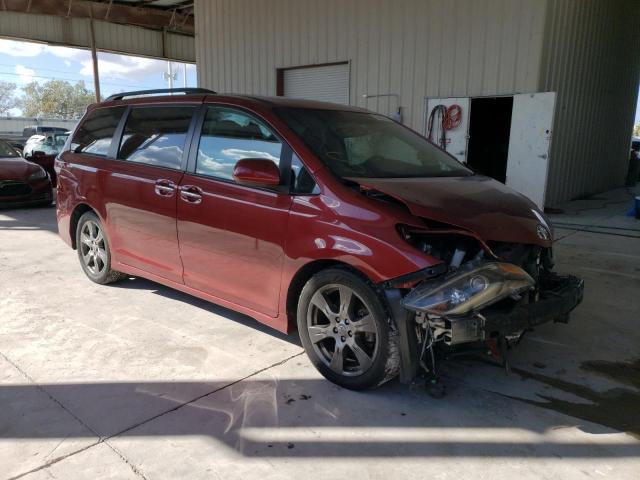 5TDXZ3DC0HS812062 - 2017 TOYOTA SIENNA SE BURGUNDY photo 4