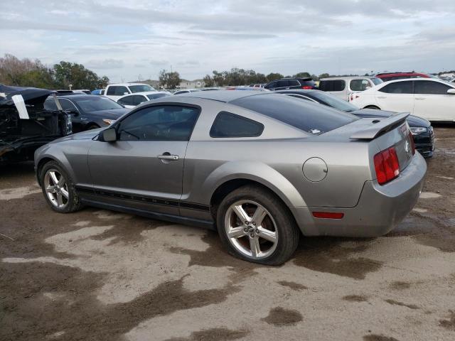 1ZVHT80N485102806 - 2008 FORD MUSTANG GRAY photo 2