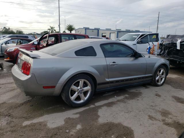 1ZVHT80N485102806 - 2008 FORD MUSTANG GRAY photo 3