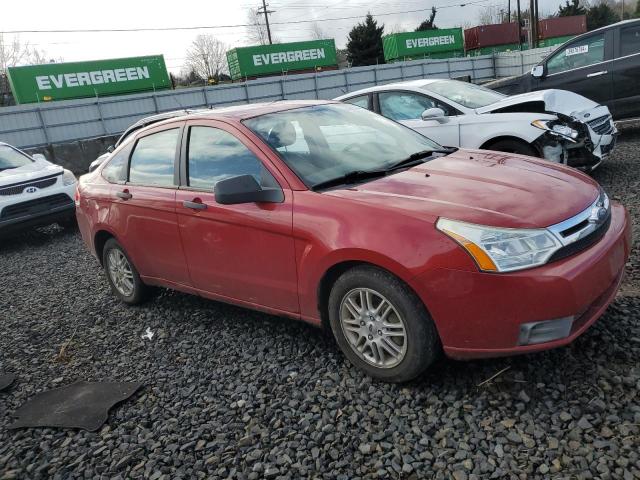 1FAHP35NX9W145129 - 2009 FORD FOCUS SE RED photo 4