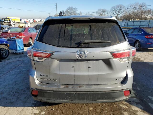 5TDKKRFHXGS504650 - 2016 TOYOTA HIGHLANDER XLE SILVER photo 6