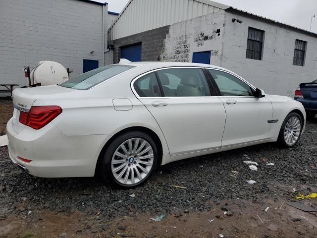 WBAKB83569CY61359 - 2009 BMW 750 LI WHITE photo 3