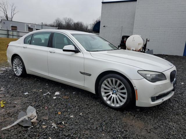 WBAKB83569CY61359 - 2009 BMW 750 LI WHITE photo 4