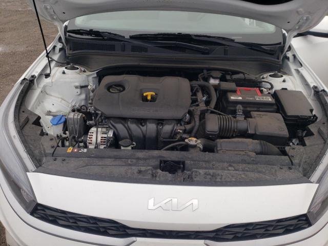 3KPF24AD7PE595265 - 2023 KIA FORTE LX WHITE photo 11