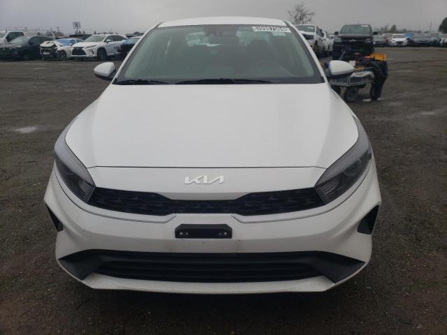 3KPF24AD7PE595265 - 2023 KIA FORTE LX WHITE photo 5