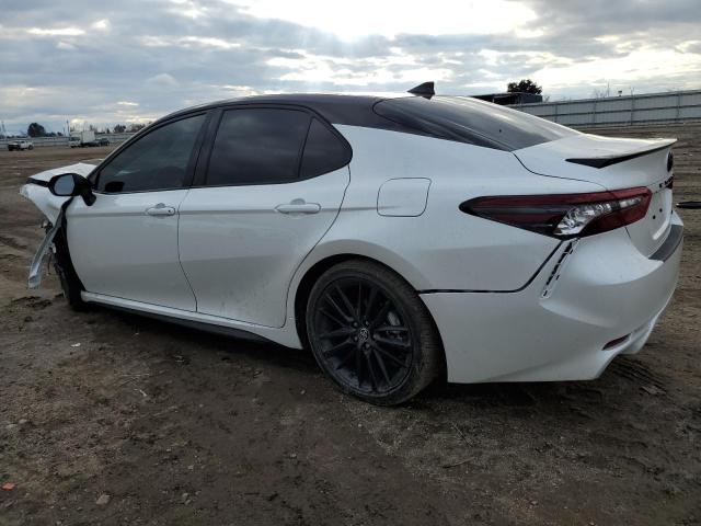 4T1K61AK9NU028677 - 2022 TOYOTA CAMRY XSE WHITE photo 2