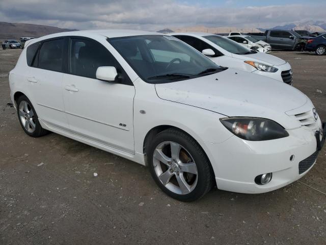 JM1BK143451265034 - 2005 MAZDA 3 HATCHBACK WHITE photo 4