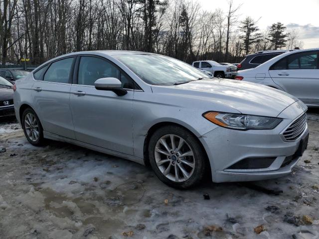 3FA6P0H74HR102099 - 2017 FORD FUSION SE SILVER photo 4