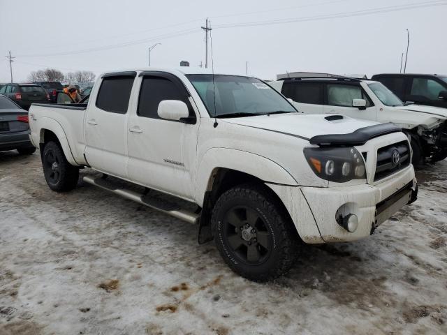 5TEMU52N07Z328279 - 2007 TOYOTA TACOMA DOUBLE CAB LONG BED WHITE photo 4