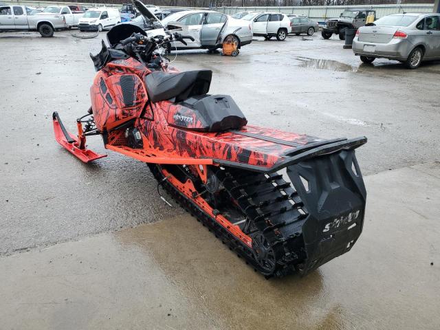 2BPSUYKH8KV000021 - 2019 SKI DOO BACKCOUNTR RED photo 3