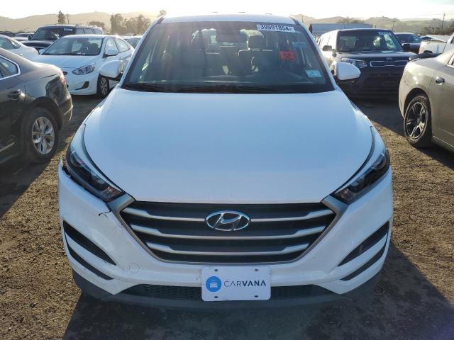 KM8J23A44HU486460 - 2017 HYUNDAI TUCSON SE WHITE photo 5